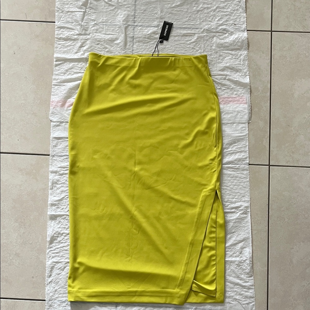 Express A-Line Skirt in Vibrant Yellow